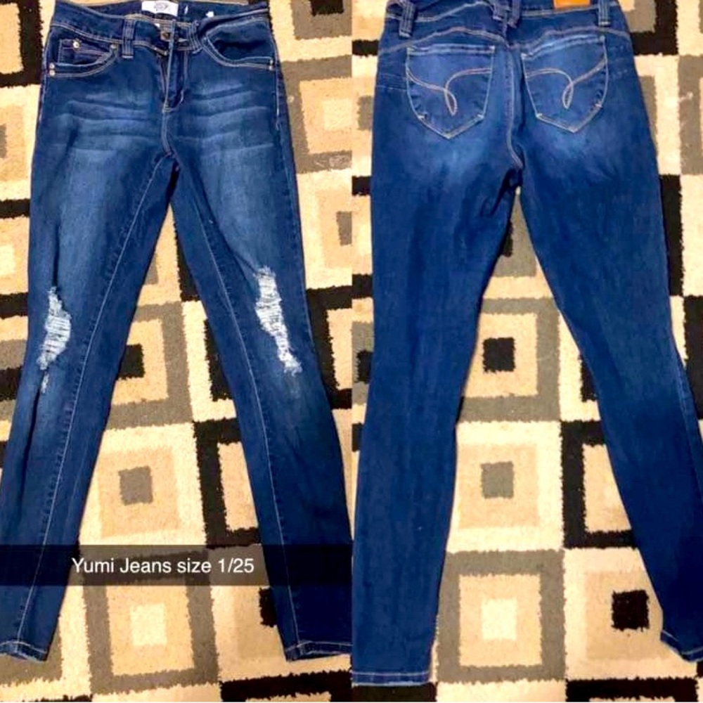 Yumi “Women's WannaBettaButt Ripped Skinny Jeans” Size 1/25